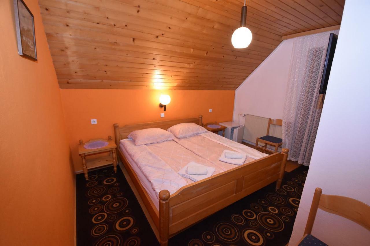 Guest House Znidar بوينج المظهر الخارجي الصورة